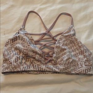 Victoria Sport Strapy sports bra